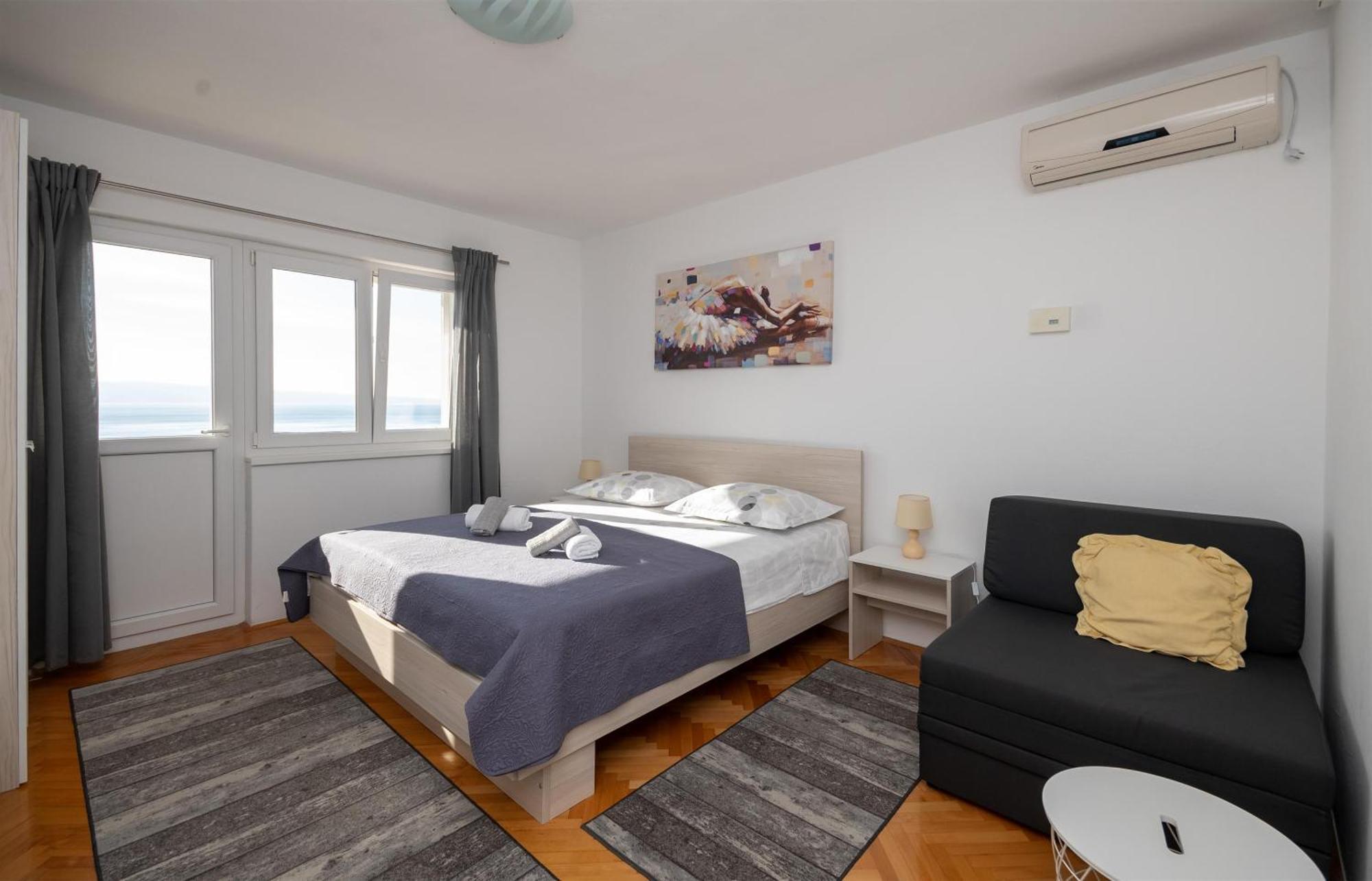 Apartments Ivan - With Parking 오미스 외부 사진