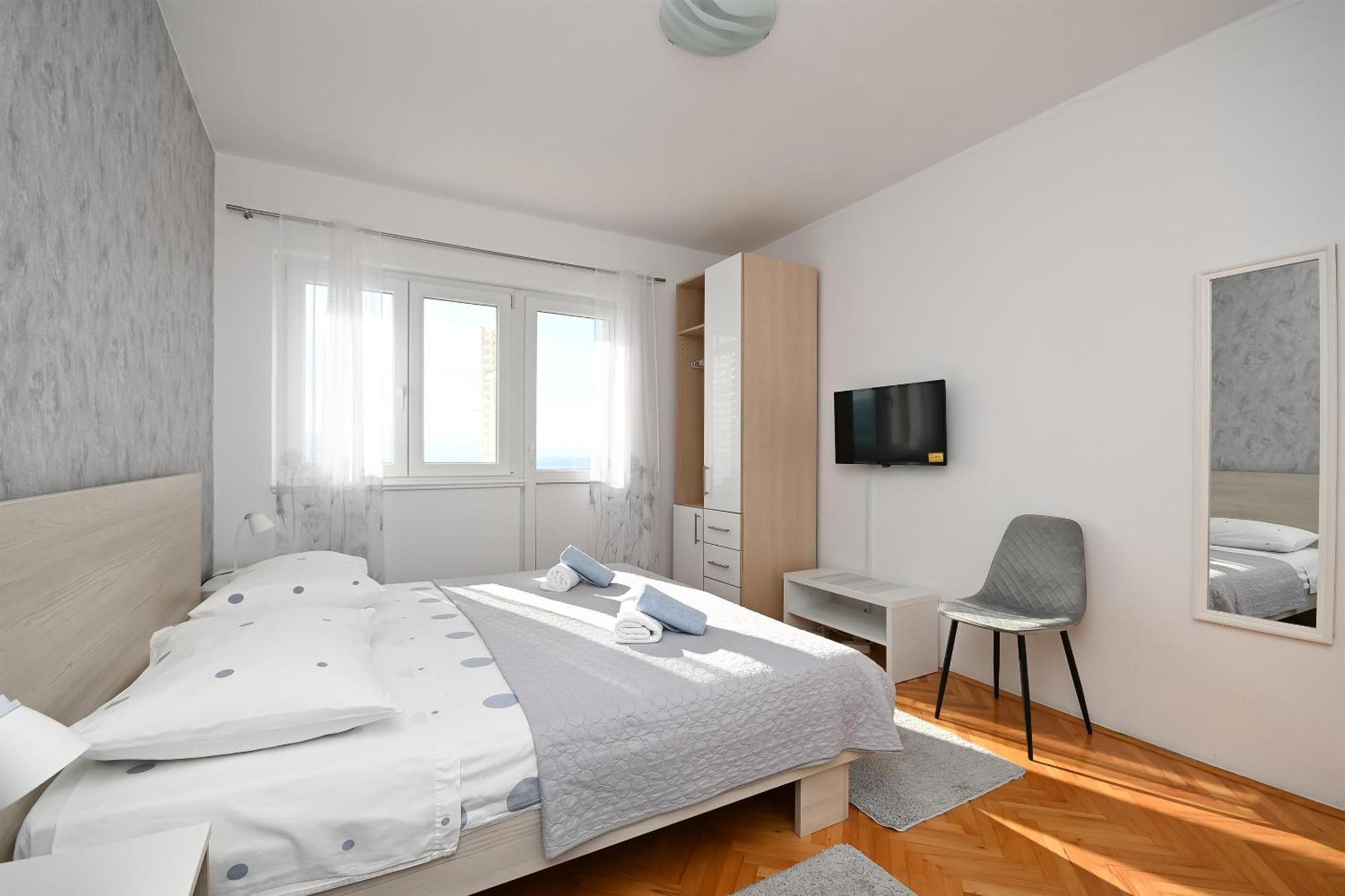 Apartments Ivan - With Parking 오미스 외부 사진