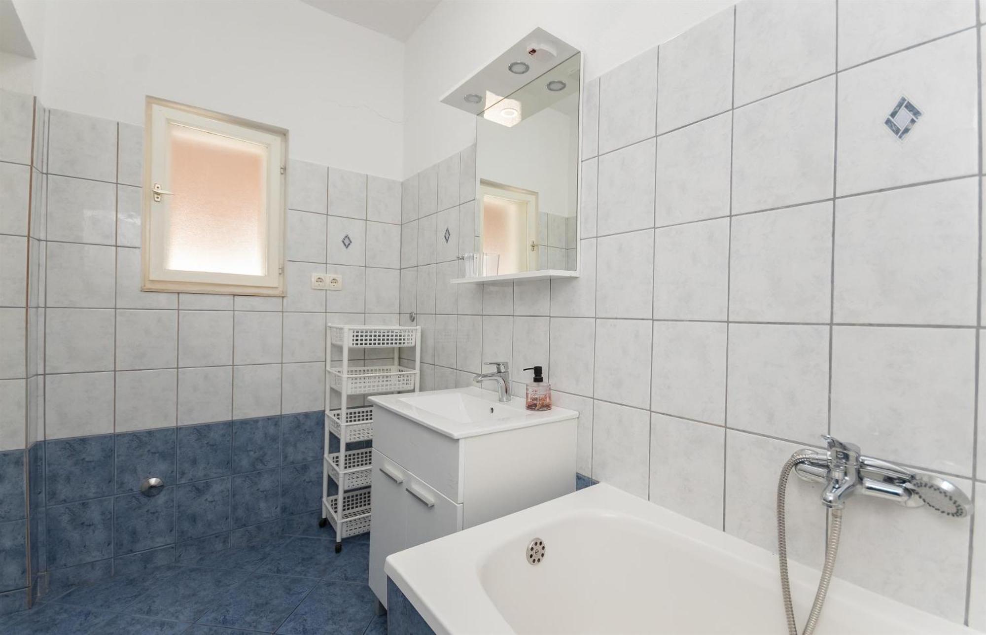 Apartments Ivan - With Parking 오미스 외부 사진