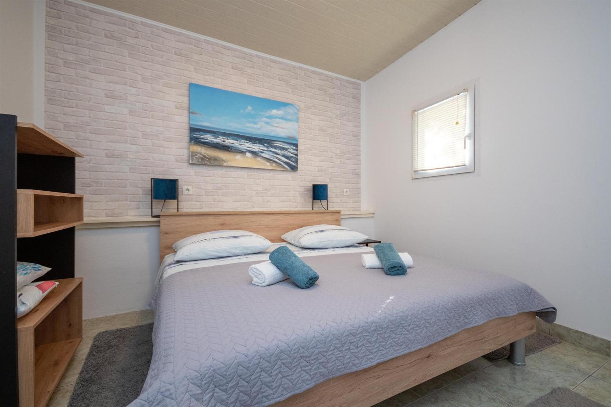 Apartments Ivan - With Parking 오미스 외부 사진