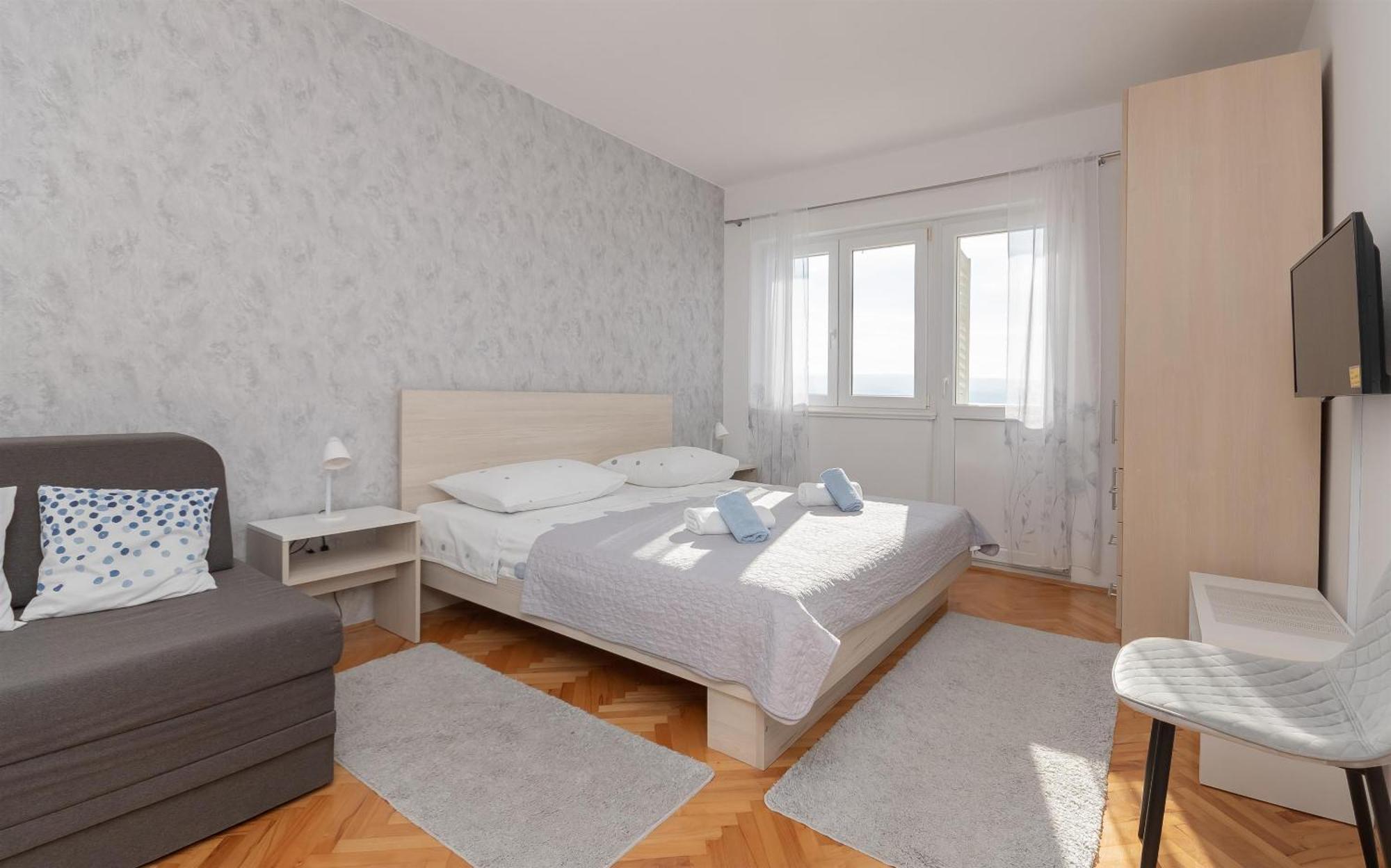 Apartments Ivan - With Parking 오미스 외부 사진