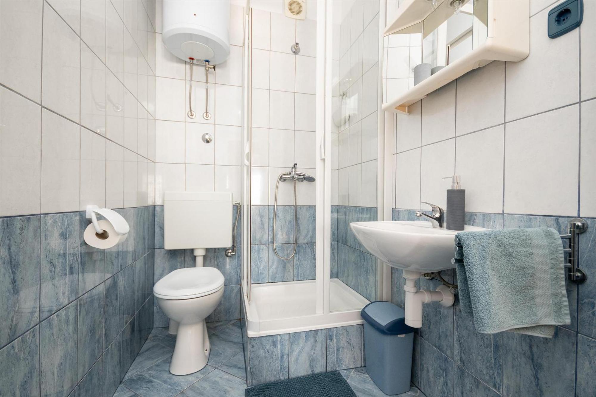 Apartments Ivan - With Parking 오미스 외부 사진