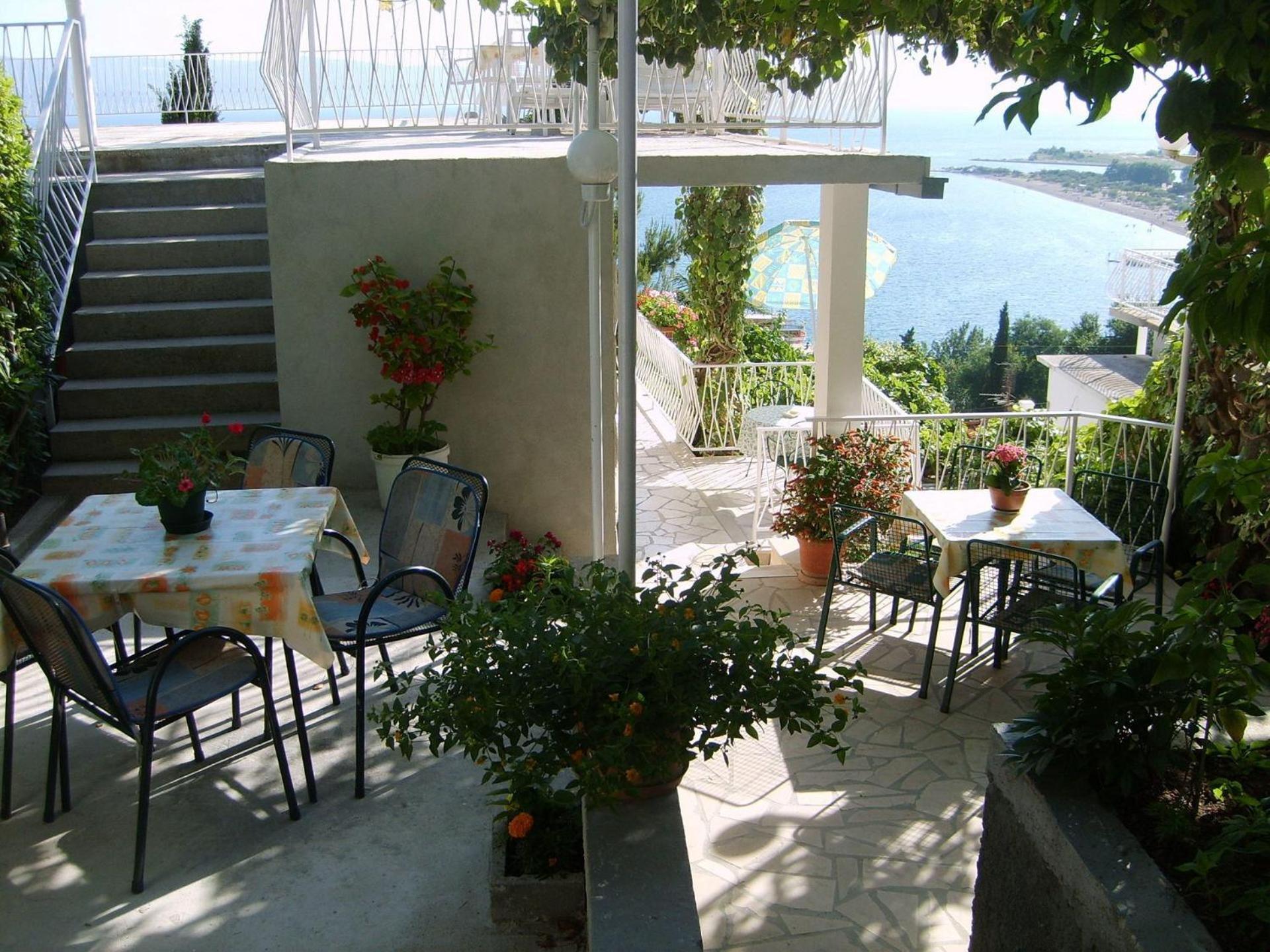Apartments Ivan - With Parking 오미스 외부 사진